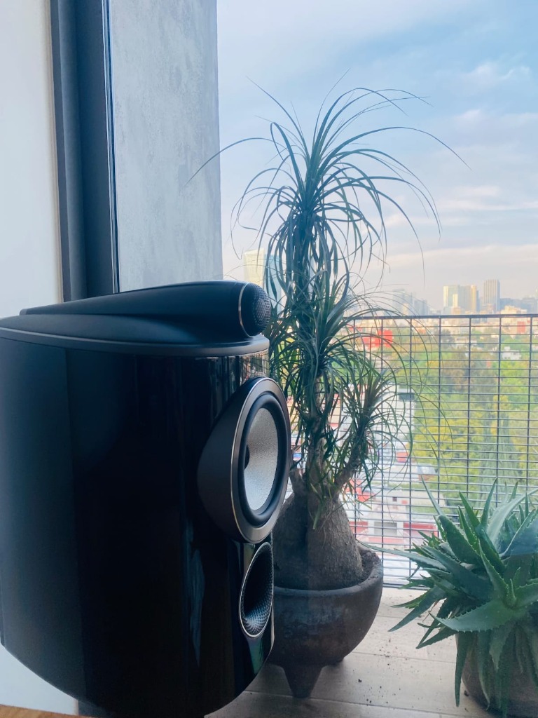 Bowers & Wilkins Floor Speaker